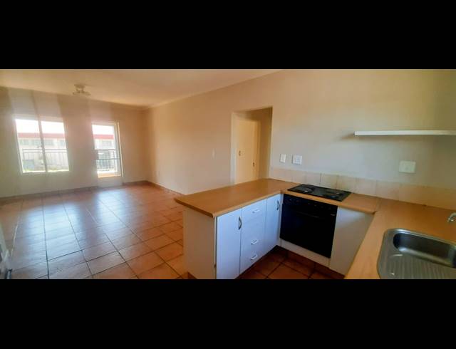 2 BEDROOM TOWNHOUSE FOR SALE IN CRYSTAL PARK